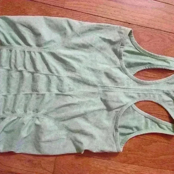Athleta fastest track racerback tank medium - Picture 4 of 4